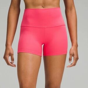 NWOT Lululemon Align 4in shorts - Size 6